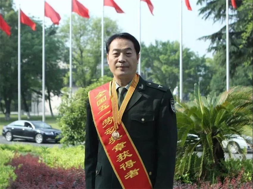 劳模宋俊明.jpg